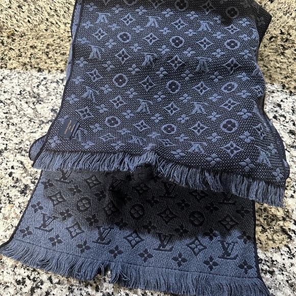 LV Wool Scarf - Picture 2 of 6